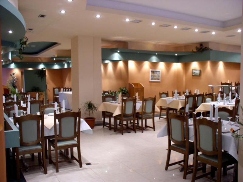 Rex Hotel Tulcea Exterior photo